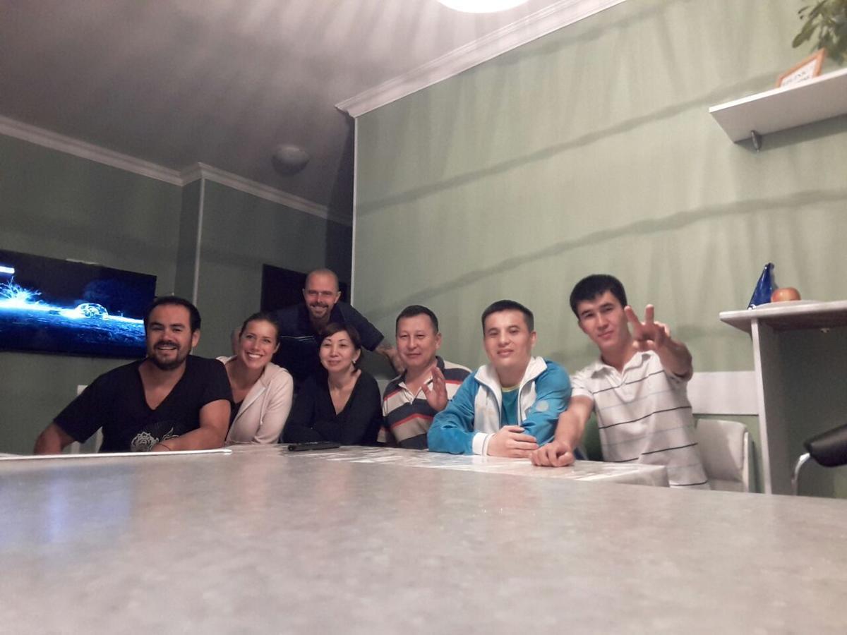 Hostel Infiniti Asztana Kültér fotó
